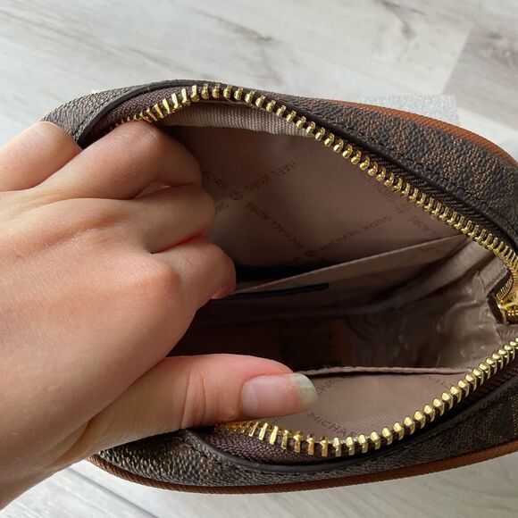 Michael Kors Jet Set Travel Medium Logo Crossbody Bag NWT in packaging - Picture 5 of 10